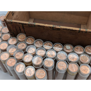 Lot of 2900 uncirculated copper Lincoln Memorial Cents - 1960-1964 rolls in vintage Wm Penn cigar box
